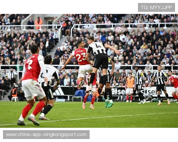 热刺门前混战补射，前锋嗅觉敏锐锁定胜果